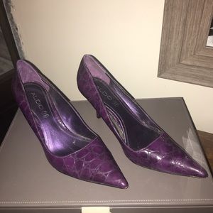 Faux snake pumps
